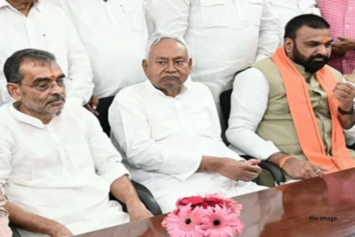 Bihar Politics: बिहार में होने वाला है बड़ा खेला ? 9 विधायक मारेंगे पलटी! पटना से दिल्ली तक सियासी पारा हाई