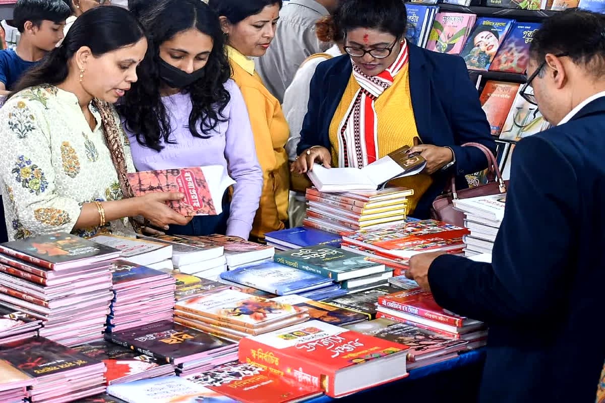 Raipur Sahitya Utsav 2026 : साहित्य प्रेमियों के लिए बड़ी खुशखबरी! राजधानी में साहित्य उत्सव के लिए इतने दिनों तक चलेगी फ्री बसें, जानें क्या हैं रूट्स
