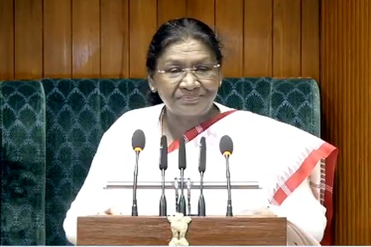 Sansad Budget Satra: शुरू हुआ संसद का बजट सत्र, राष्ट्रपति द्रौपदी मुर्मू कर रही संयुक्त सत्र को संबोधित, आप भी देखें लाइव