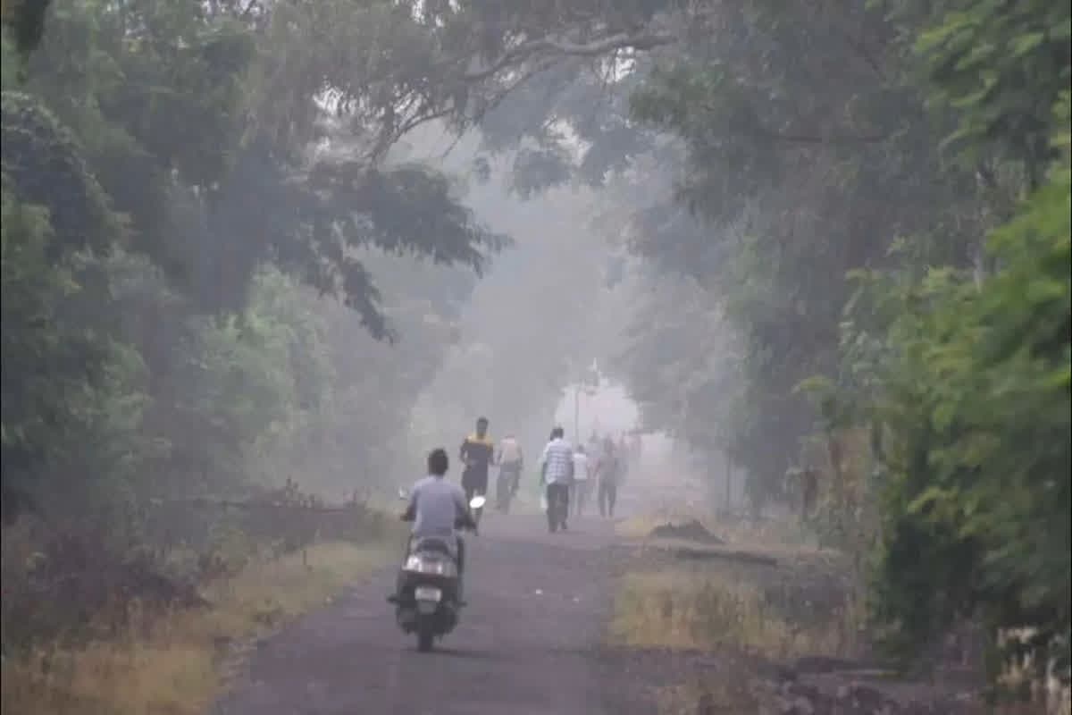CG Weather Update: छत्तीसगढ़ में ठंड ने फिर दी दस्तक, इन जिलों में 2 से 4 डिग्री सेल्सियस तक गिरेगा पारा, मौसम विभाग ने जारी किया अलर्ट