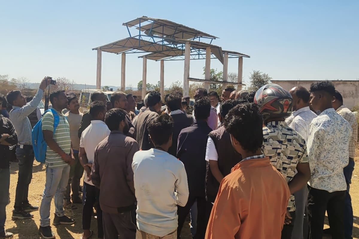 Balrampur SDM Assault Case: ग्रामीणों के साथ मारपीट मामले में बड़ा एक्शन, SDM समेत 4 लोगों के खिलाफ FIR, बुजुर्ग की हुई थी मौत