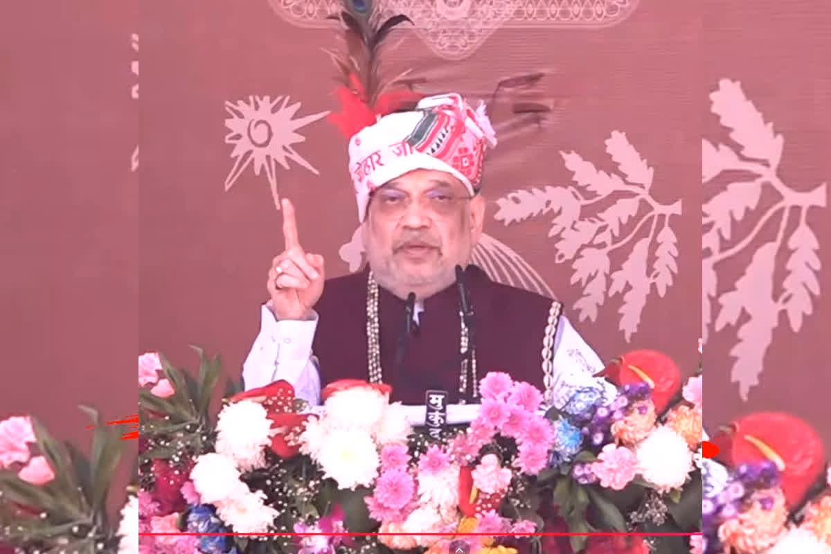 Amit Shah Bastar Pandum Speech: बस्तर में नक्सलियों को अमित शाह का ओपन चैलेंज, कहा- जवाब देने से सरकार पीछे नहीं हटेगी…