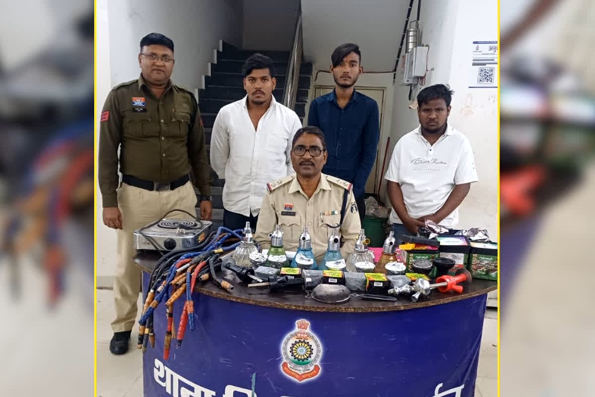 Bilaspur Hookah Bar Raid News: छत्तीसगढ़ में खुलेआम चल रहा था हुक्काबार! रात के अंधेरे में…. पुलिस की रेड से निकला चौंकाने वाला सामान, मैनेजर समेत 3 गिरफ्तार