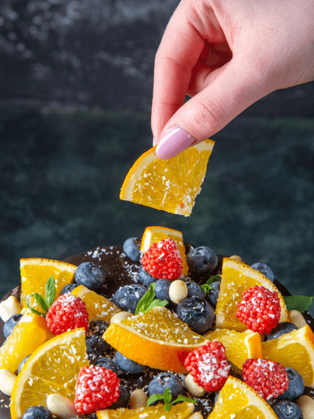 Hydrating Foods Summer: गर्मियों में डिहाइड्रेशन से बचने के लिए ये 5 पानी से भरपूर फूड्स खाना ज़रूरी, पढ़कर रह जाएंगे हैरान