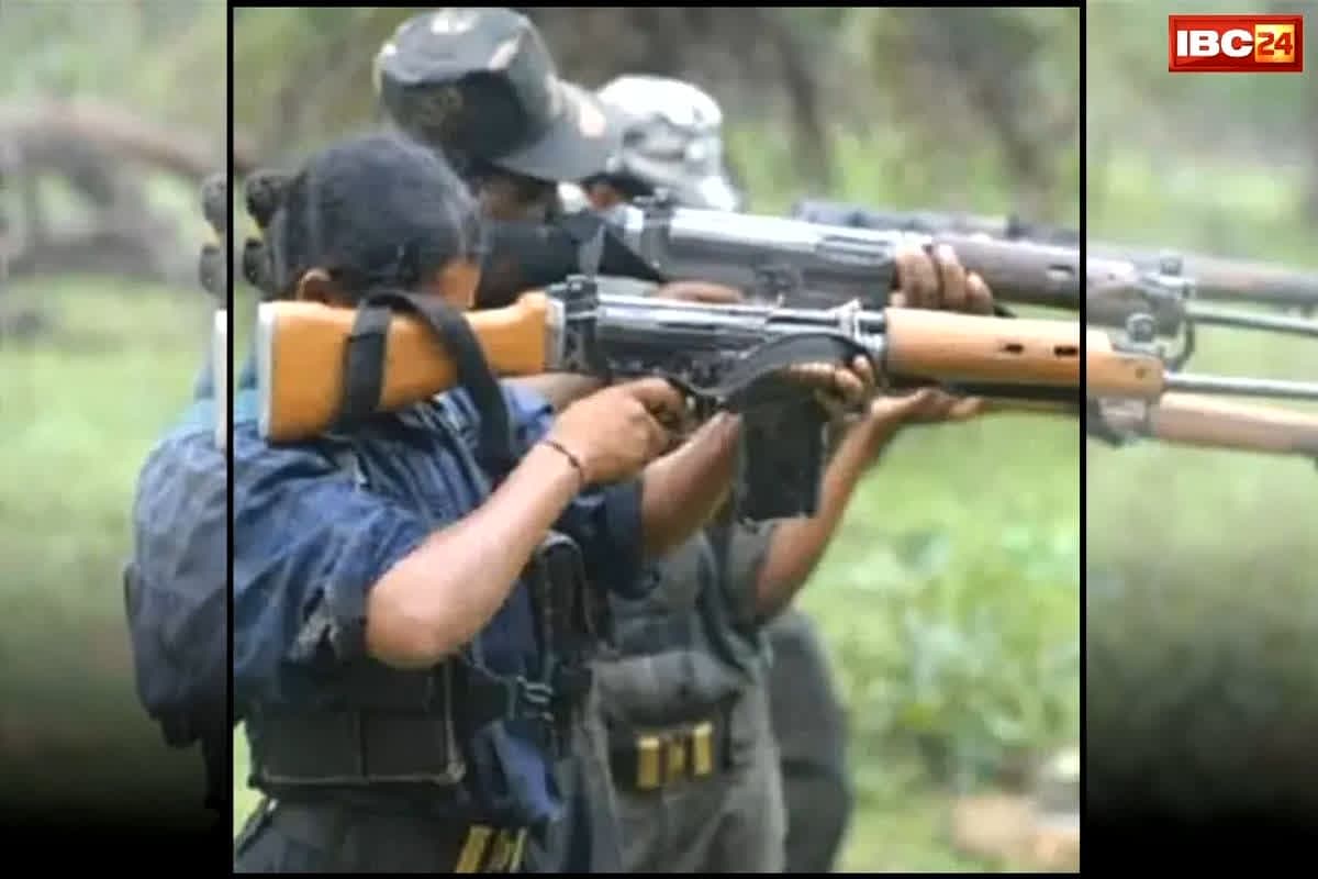 Naxali Surrender News: लाल आतंक को एक और बड़ा झटका, 20 से ज्यादा खूंखार नक्सलियों ने एक साथ किया सरेंडर, कई बड़ी वारदातों को दे चुके थे अंजाम