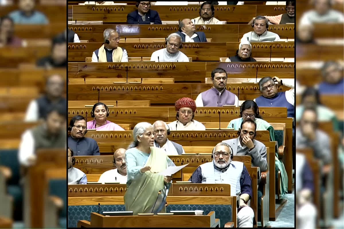 Nirmala Sitharaman On West Bengal :”बंगाल में कानून नहीं, बम चलता है…” वित्त मंत्री निर्मला सीतारमण ने TMC पर बोला तीखा हमला, राज्य की कानून-व्यवस्था पर भी उठाए गंभीर सवाल