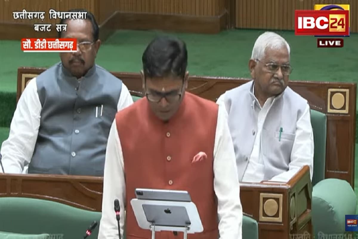 Chhattisgarh Budget 2026 Live: विधानसभा में बजट पेश कर रहे वित्त मंत्री ओपी चौधरी, यहां देखें लाइव