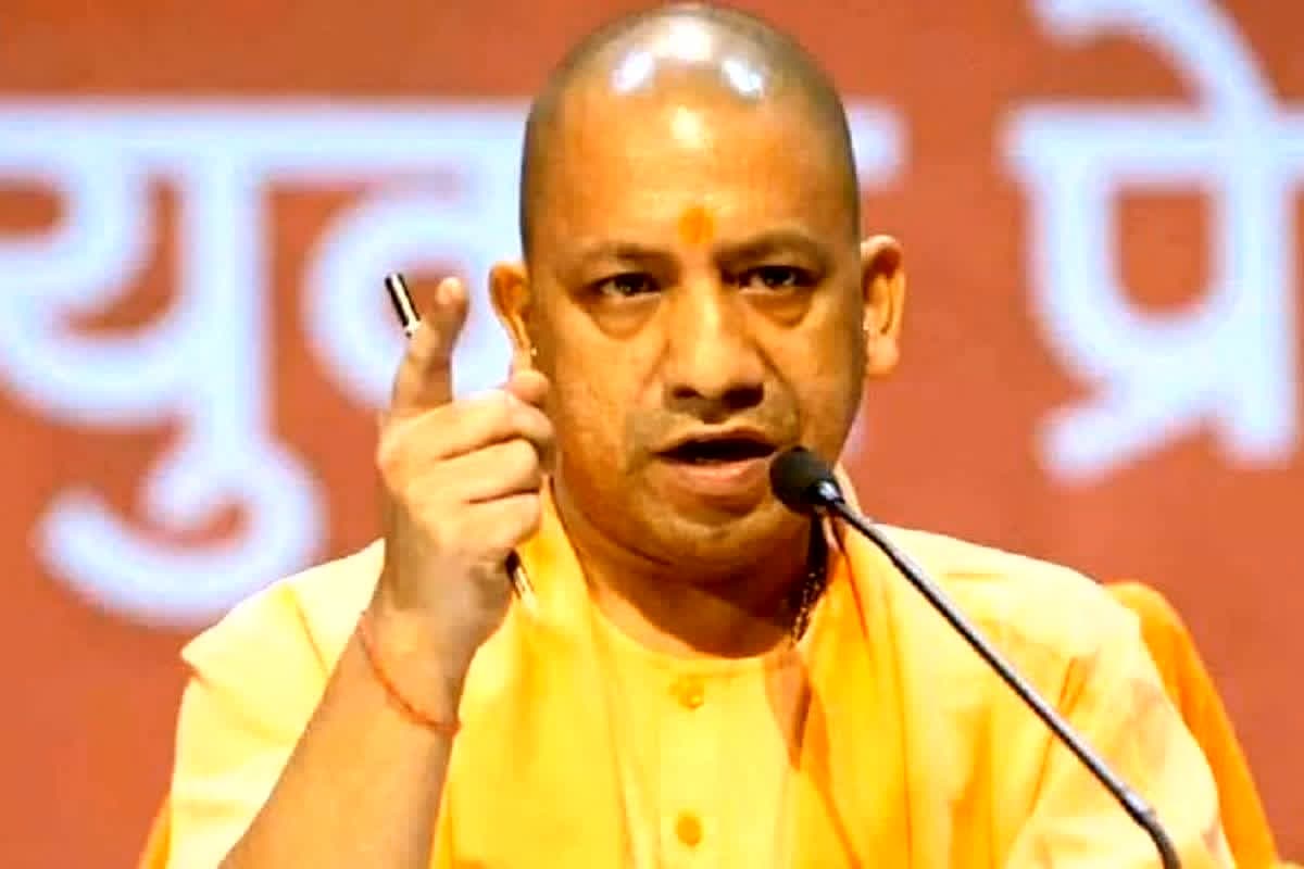 UP LPG Supply News : गैस सिलेंडर की किल्लत की अफवाहों पर योगी का सख्त फरमान, कालाबाजारी करने वालों की खैर नहीं, पुलिस को मिले यह आदेश