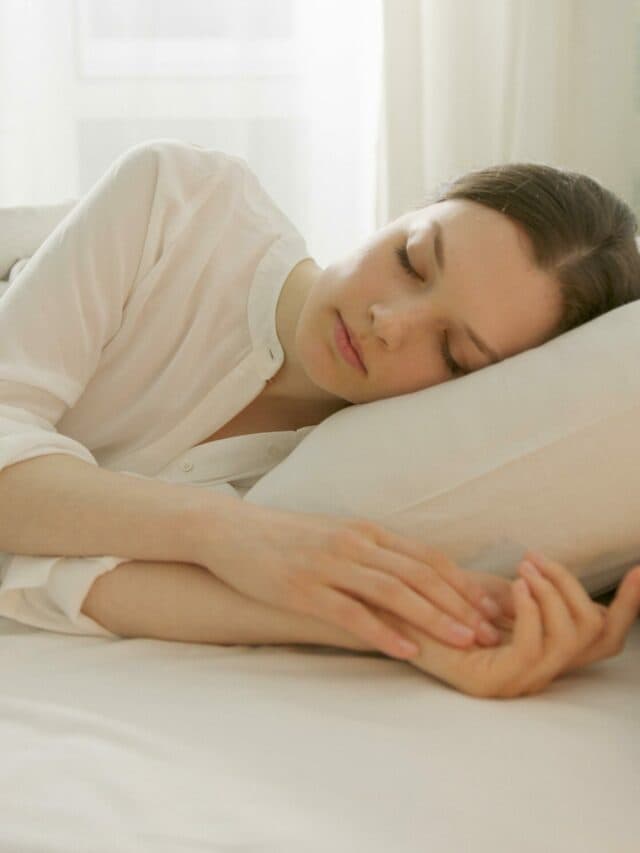 which side is best sleep: सोने की आदत बदल सकती है आपकी सेहत! जानें रात में कौन सी करवट सोना चाहिए?