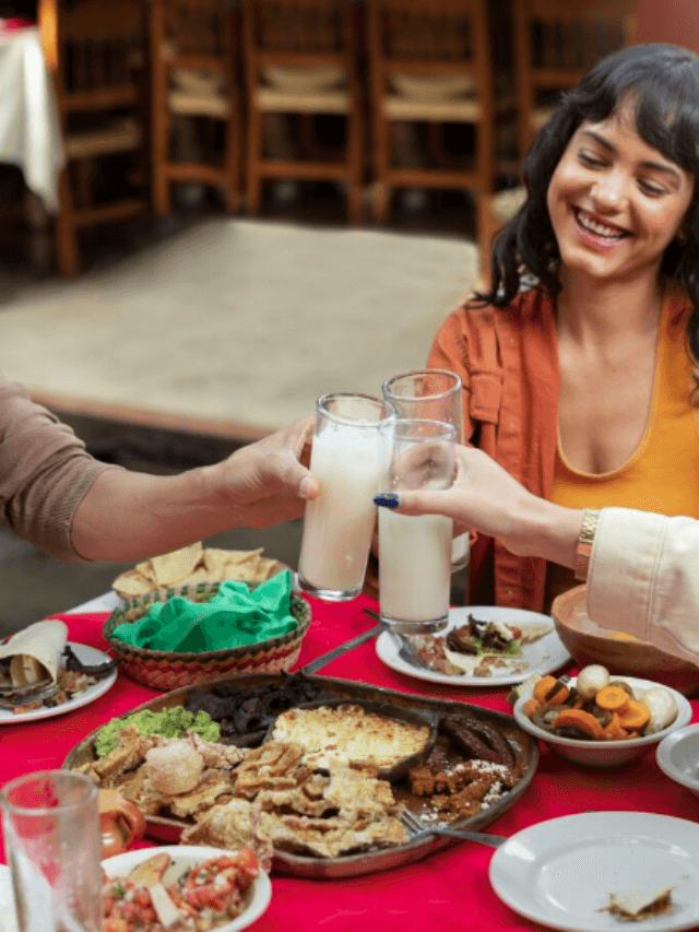 Summer Health Tips: चाय-कॉफी पीते हैं गर्मी में? ये 5 सामान्य चीजें बना सकती हैं आपकी सेहत पर भारी संकट