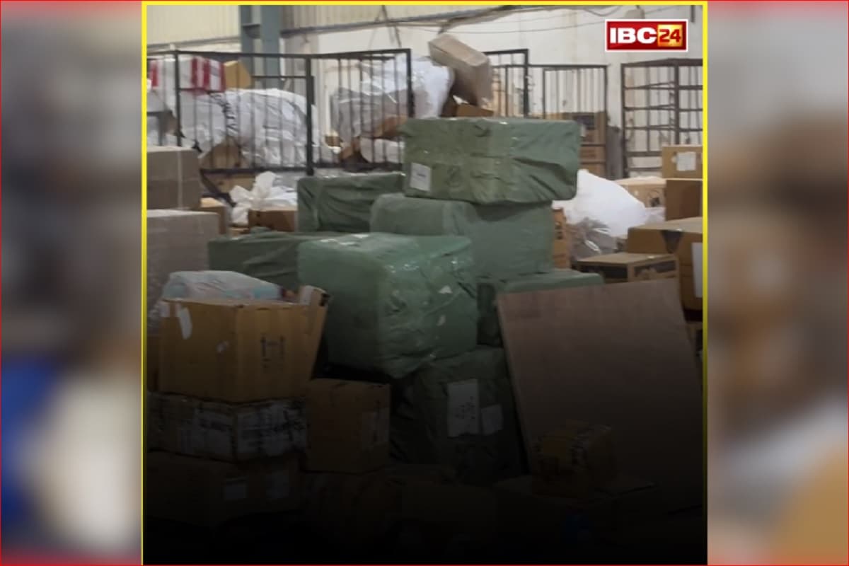 Raipur Crime News: राजधानी स्थि​त गोदाम में चल रहा था बड़ा खेल, देखकर फटी रह गई पुलिस की आंखें, बड़ी मात्रा में संदिग्ध सामान जब्त