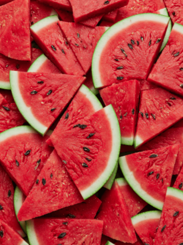 Watermelon Benefits: सिर्फ स्वाद ही नहीं… तरबूज के ये फायदे जानकर आप इसे खाने से खुद को रोक नहीं पाएंगे