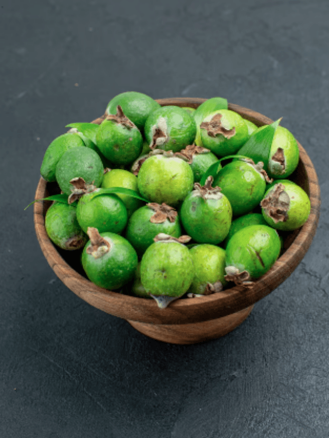 poisonous fruits: देखने में बेहद सुंदर लेकिन मौत से कम नहीं! ये जहरीले फल एक पल में छीन सकते हैं जिंदगी
