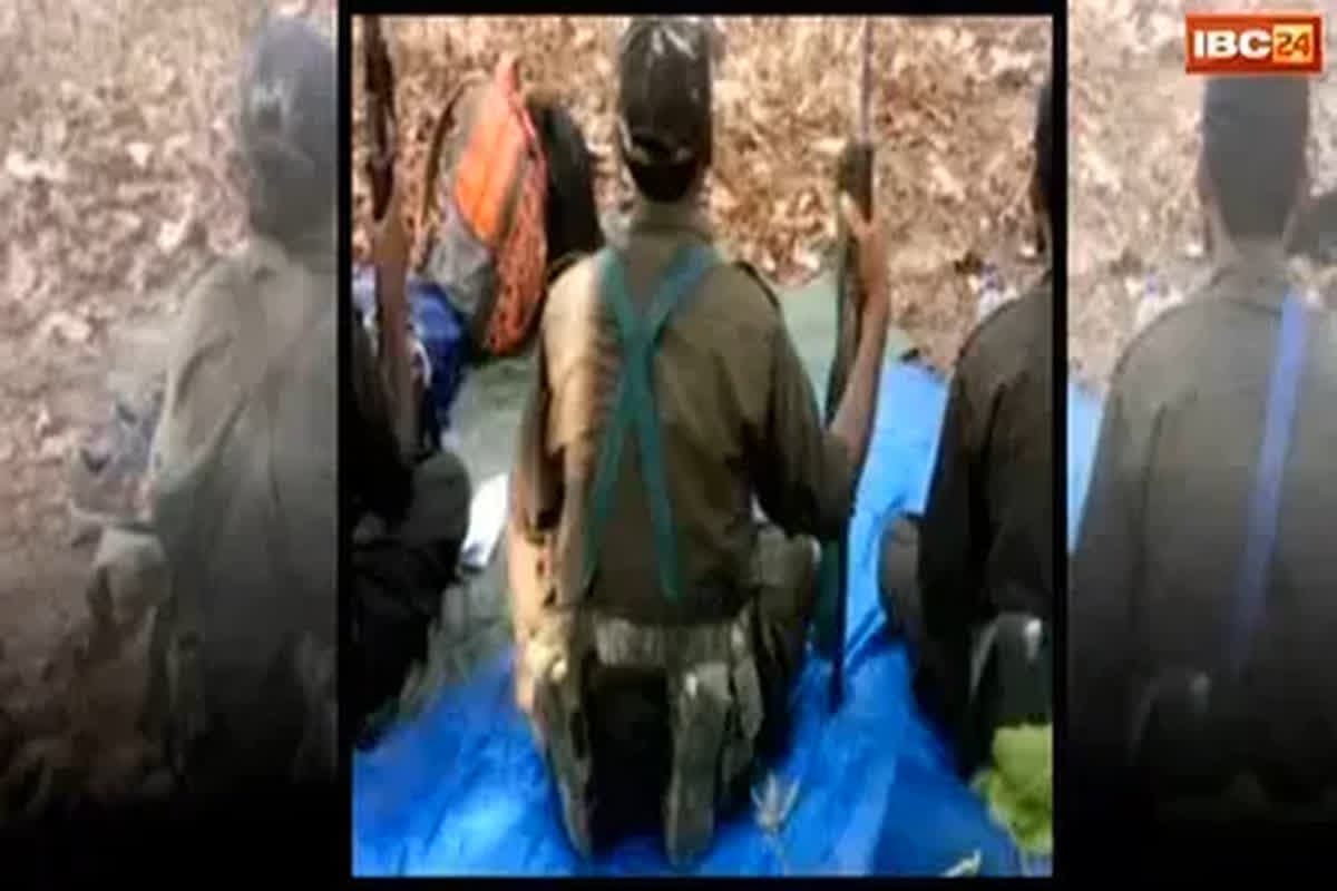 Kanker Naxali Surrender News: डेडलाइन के बाद लाल आतंक को एक और बड़ा झटका, अब इस जगह मोस्ट वांटेड नक्सली के ‘करीबी’ ने डाले हथियार, खोले कई गुप्त राज