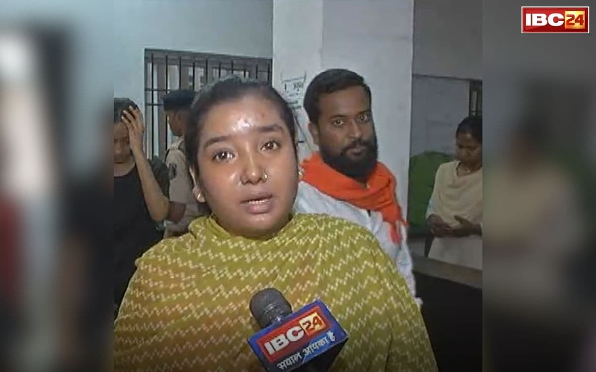 Raigarh Mahila Parshad Marpeet: छत्तीसगढ़ के इस जिले में महिला पार्षद से सरेआम मारपीट, इतने युवकों ने दिया वारदात को अंजाम, जानिए क्या थी वजह