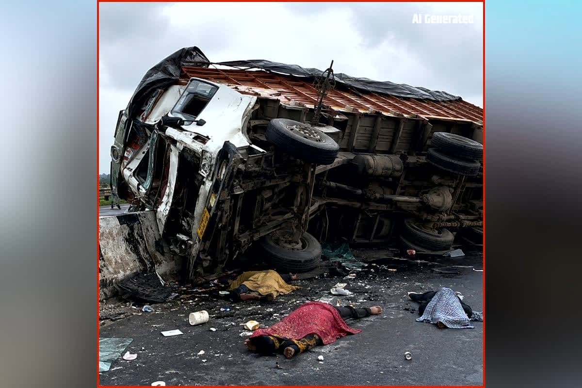 Hapur Road Accident: आधी रात एक्सप्रेसवे पर मची चीख पुकार, भीषण हादसे में 8 महीने की मासूम समेत इतने लोगों की मौत… मंजर देख कांप जाएगी रूह
