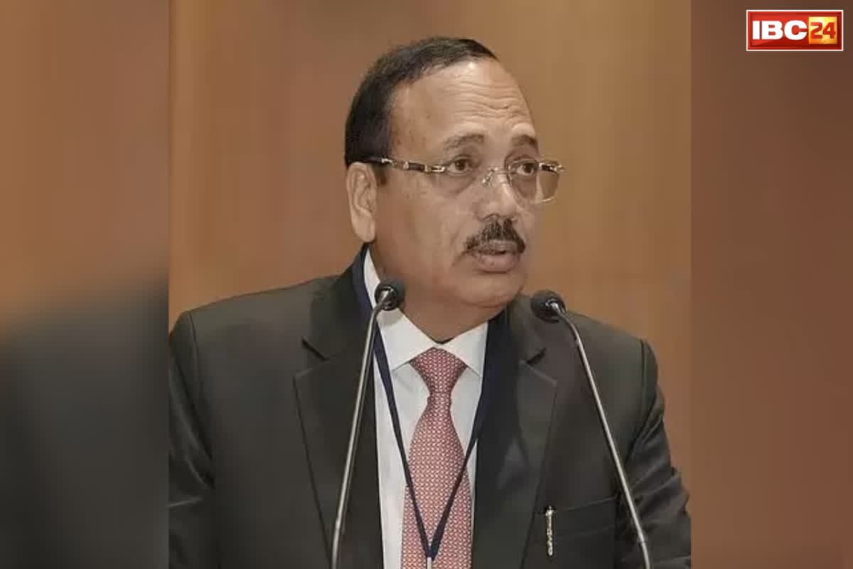 CJI Cockroach Remark Controversy: ‘मेरी बातों को तोड़ा-मरोड़ा गया’, युवाओं को कॉकरोच कहने पर घिरे CJI, अब दी सफाई, बताया-किसे लेकर दिया था बयान