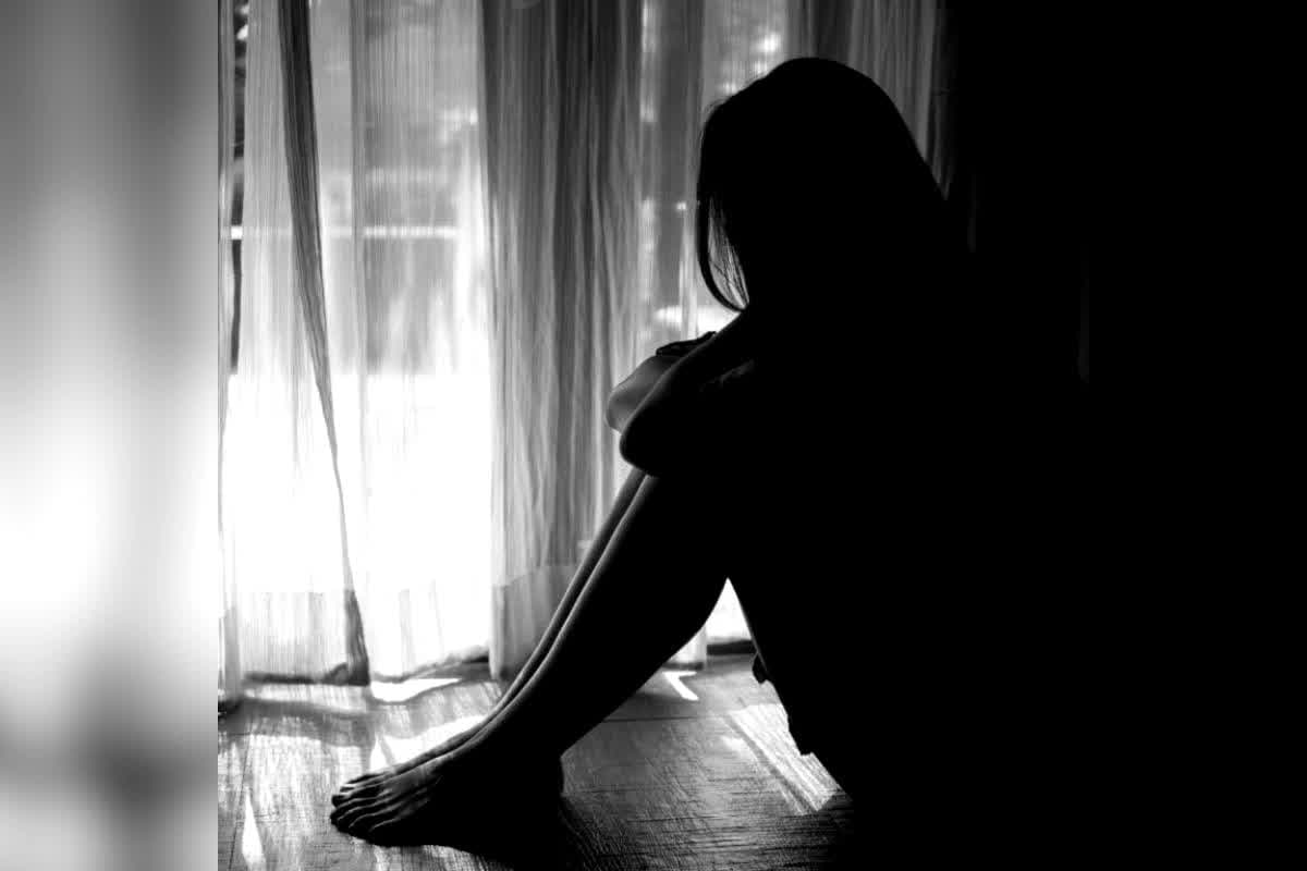 Sagar Newlywed Suicide : शादी के बाद भी प्रेमी ने नहीं छोड़ा पीछा! ब्लैकमेलिंग से तंग आकर नवविवाहिता ने उठाया खौफनाक कदम, वीडियो में खोले कई राज़