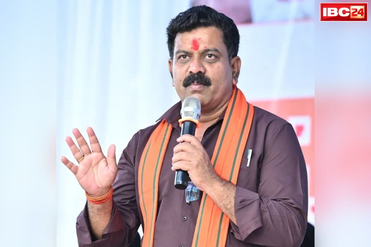 Vijay Sharma on Bhupesh Baghel: भूपेश पर भड़के गृहमंत्री विजय शर्मा, पूछा, ‘मेरे ऊपर भी आर्म्स एक्ट लगाया था, मेरे हाथ में तब कौन सा हथियार था?’.. पुलिस को धमकी पर भी मिला जवाब