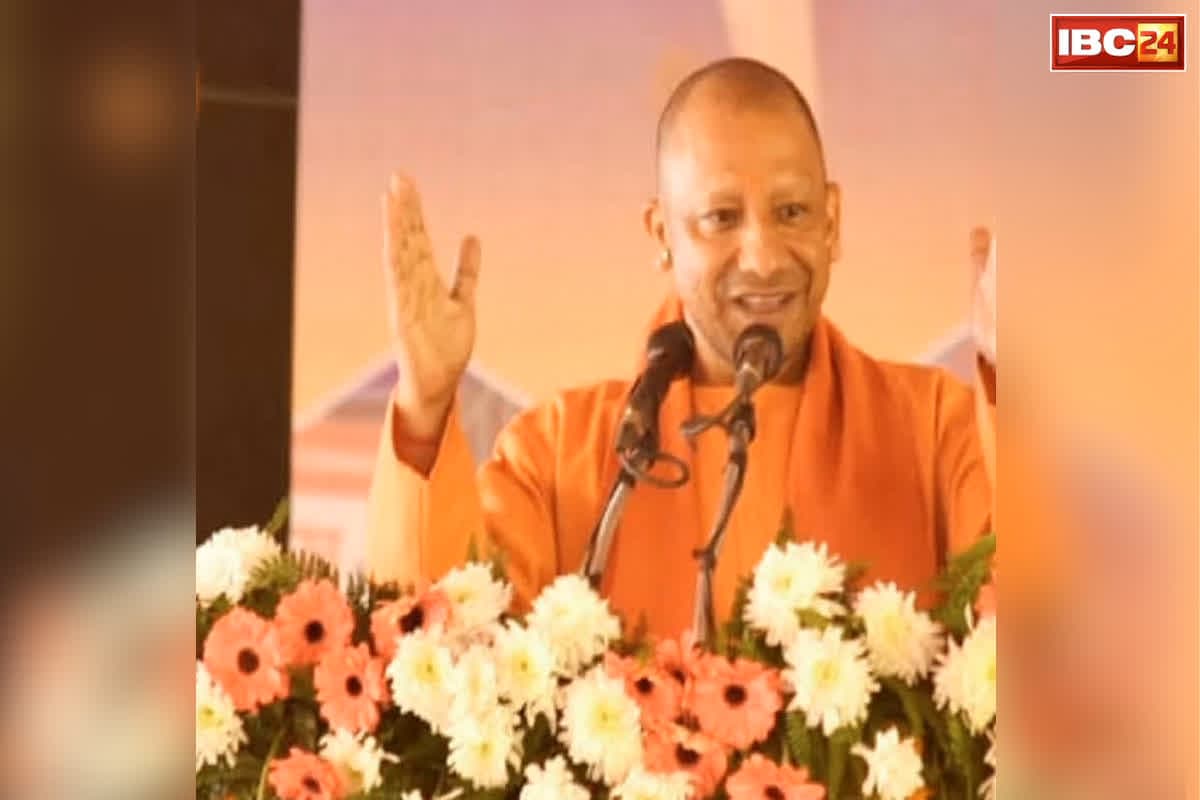 State Transition Commission Meeting: एयरपोर्ट पहुंचने के लिए यात्रियों को नहीं करना पड़ेगा परेशानियों का सामना, चलाई जाएगी इतनी इलेक्ट्रिक बस, सीएम योगी आदित्यनाथ ने की घोषणा