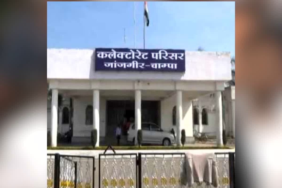 Janjgir EE Shashank Singh Suspended : साहब की ‘गुंडागर्दी’ का हुआ द एंड! ड्राइवर को दी थी ऐसी धमकी, ऑडियो वायरल होते ही EE पर गिरी गाज, कलेक्टर ने की बड़ी कार्रवाई