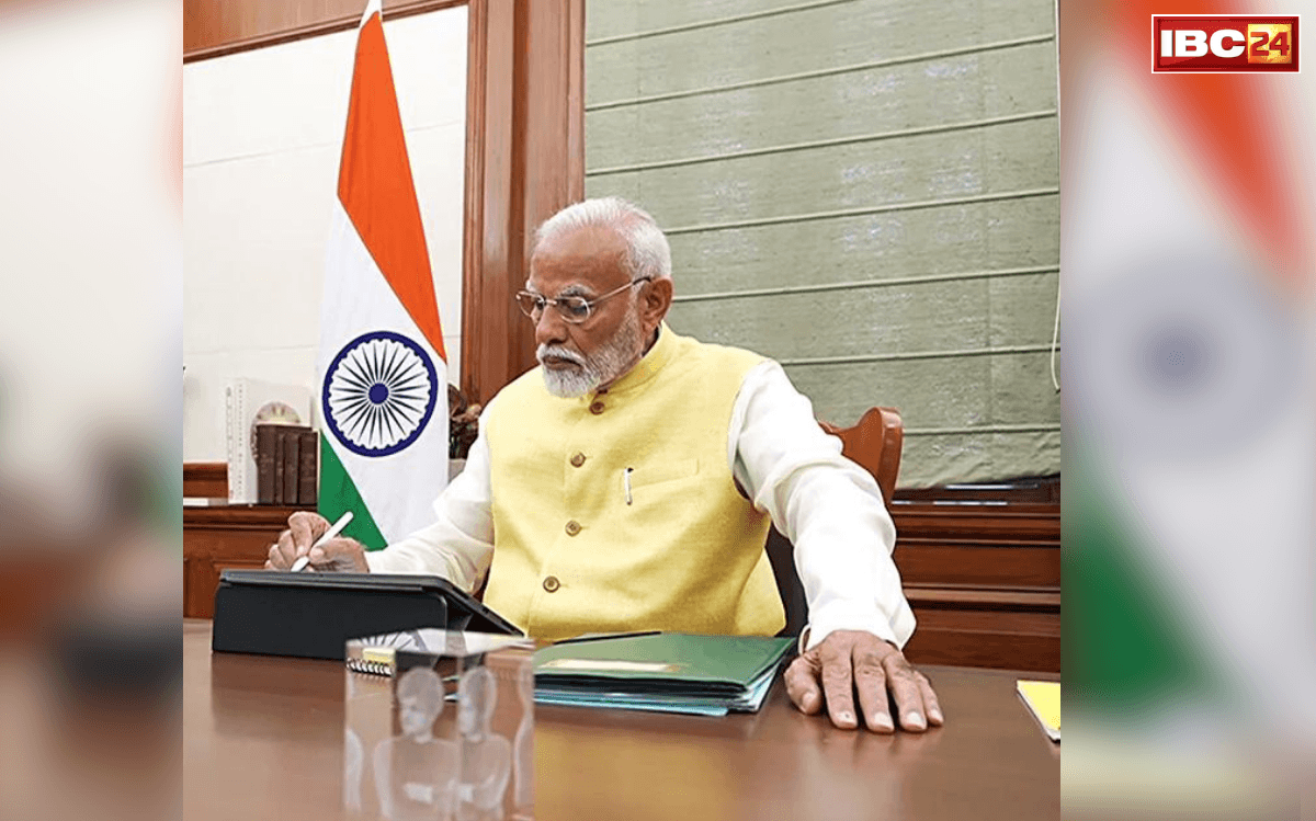 PM Modi Mantri Parishad Meeting: विदेश यात्रा से लौटते ही पीएम मोदी ने बुलाई मंत्री परिषद की अहम बैठक, इन मुद्दों पर की चर्चा, विवादों में पड़ने वाले मंत्रियों को दिए सख्त निर्देश