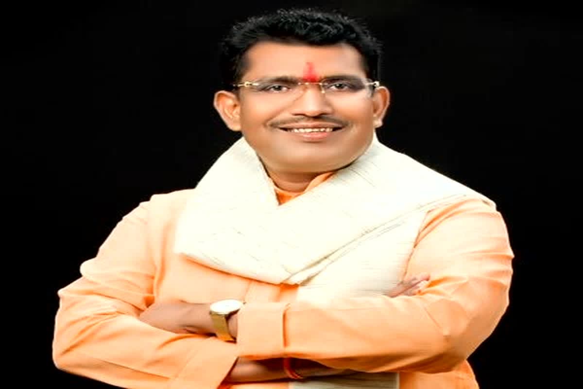 MLA Rohit Sahu News: इस महिला अधिकारी पर भड़के भाजपा विधायक, ग्रामीणों को ये सुविधाएं नहीं मिलने से थे नाराज