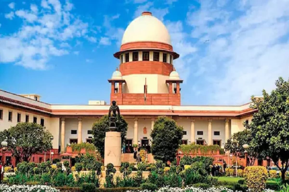 Supreme Court Hinduism Remarks: ‘हिंदू बने रहने के लिए मंदिर जाना जरूरी नहीं’, इस मामले को लेकर सुप्रीम कोर्ट का बड़ा बयान, कहा-दीपक जलाने से…