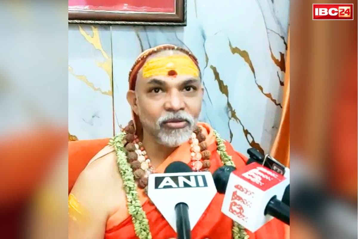 Avimukteshwaranand on Cow slaughter: “14 साल तक माँ जी और फिर सब्जी-भाजी”.. आखिर किस बात को लेकर CM सुवेंदु अधिकारी पर बुरे तरह भड़के अविमुक्तेश्वरानंद?.. देखें वीडियो
