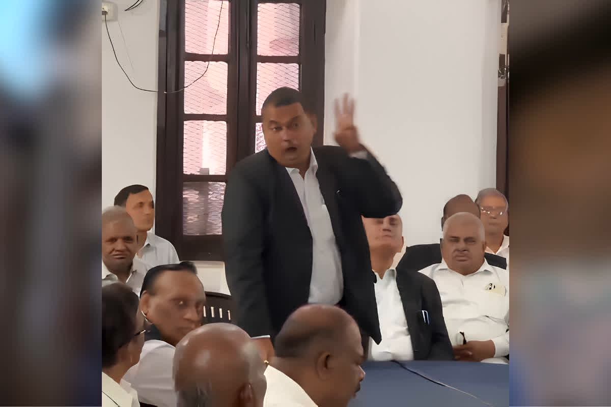 Ayodhya Bar Association Ultimatum Champat Rai :