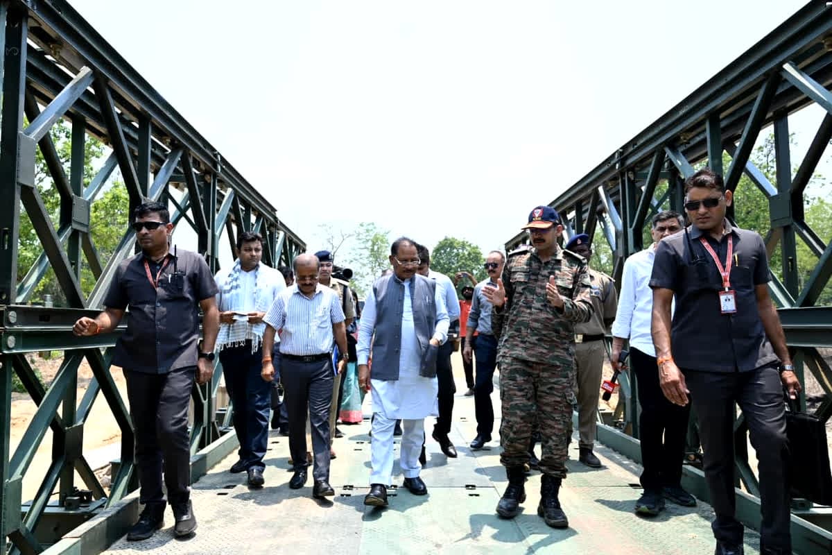CM Sai Bijapur Visit News: कोण्डापल्ली में बने ब्रिज से बढ़ी कनेक्टिविटी, मुख्यमंत्री विष्णु देव साय ने किया निरीक्षण, कहा – दूरस्थ क्षेत्रों तक विकास पहुंचाना हमारी सर्वोच्च प्राथमिकता