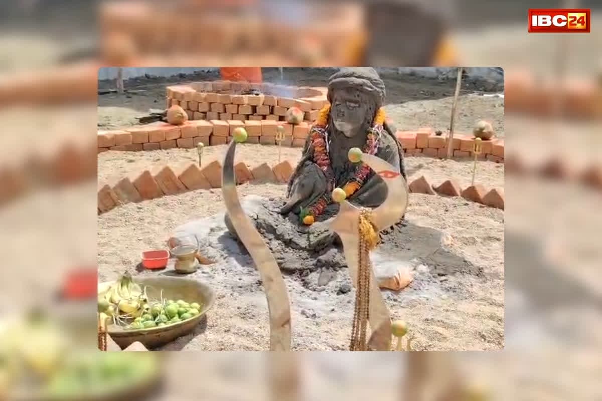 Dhamtari Triveni Nandgiri News: भीषण गर्मी में धूनी के बीच साधना, आखिर कौन है छत्तीसगढ़ की ये त्रिवेणी नंदगिरि? जिसे देखने उमड़ रही भीड़