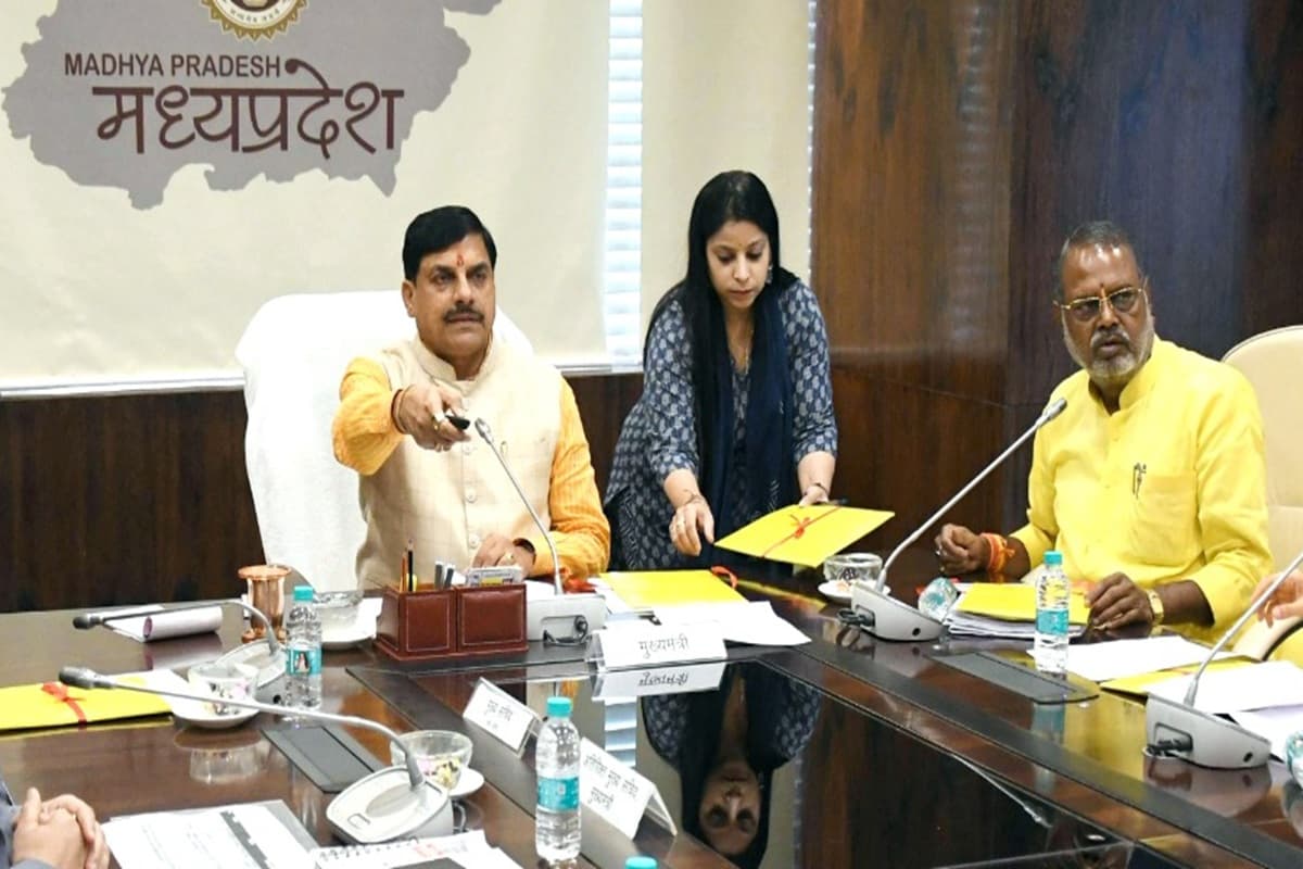 Mohan Yadav Latest News: बुजुर्गों और दिव्यांगों के खातों में पहुंची पेंशन, सीएम मोहन यादव ने जारी किए इतने करोड़ रुपए, कहा- असहाय लोगों का आदर करना हमारा धर्म