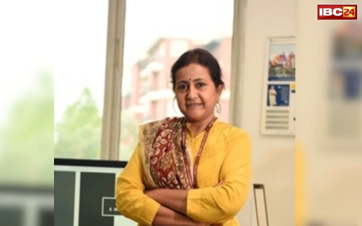 Who is S. Radha Chauhan: CBSE विवाद में हुई इस महिला IAS अफसर की एंट्री! सीधे PM मोदी को करती हैं रिपोर्ट, अब बड़े खुलासों की उम्मीद तेज