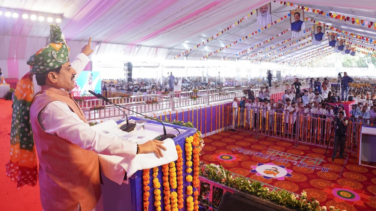MP News: लाड़ली बहनों को मोहन भैया की सौगात! खाते में इतने करोड़ रुपए किए ट्रांसफर, भिंड जिले को मिला ये तोहफा