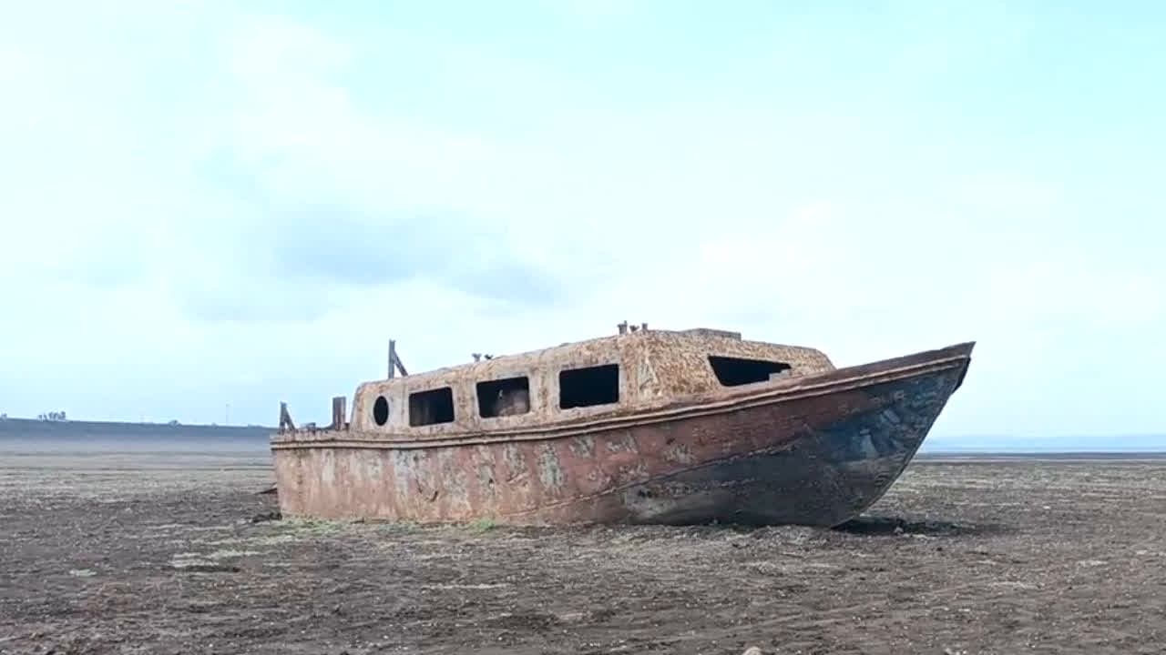 Mysterious Motor Boat Found In Bargi Dam