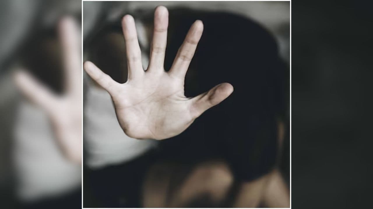 Surguja Minor Girl Rape Case: उपसरपंच पति ने सातवीं की छात्रा को बनाया हवस का शिकार, अपने ही घर में की दरिंदगी, आप बीती सुन कांप जाएगी रूह