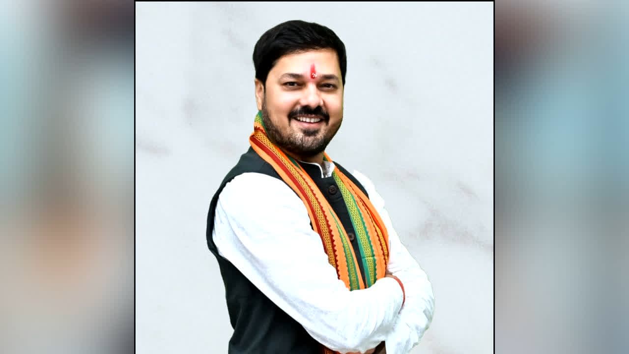 Anuj Sharma Social Media Trolling: छत्तीसगढ़ के इस BJP विधायक की सोशल मीडिया पर अमर्यादित ट्रोलिंग.. हाईकोर्ट से लगाई गुहार, अब जारी किया गया संस्थाओं को सख्त नोटिस