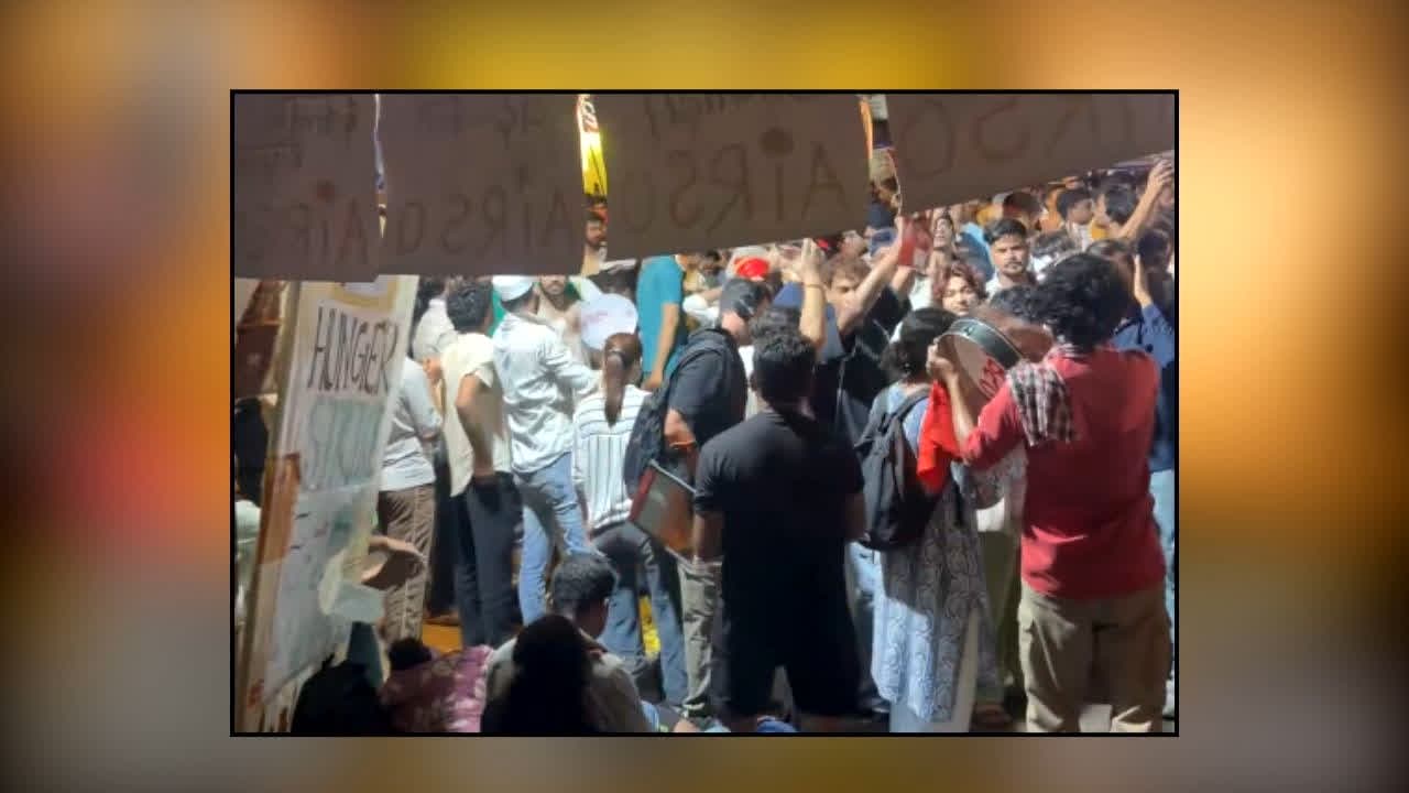 Jantar Mantar Protest Update : जंतर-मंतर पर अब AI कैमरों की नजर! छात्र आंदोलन के बीच दिल्ली पुलिस का बड़ा खुलासा, सुरक्षा एजेंसियों को मिला ये इनपुट
