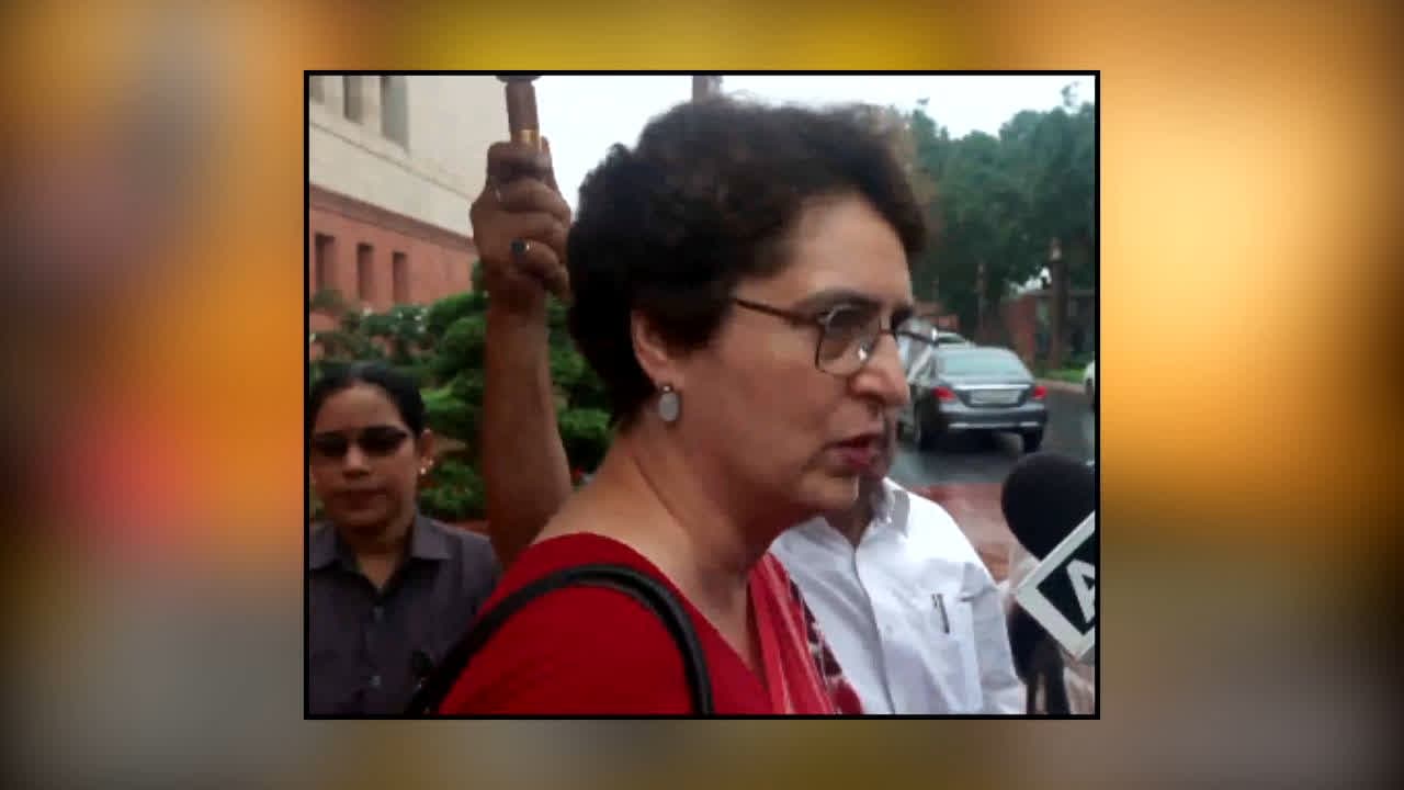 Priyanka Gandhi On CJP Protest : Cockroach जनता पार्टी के छात्रों के समर्थन में उतरीं प्रियंका गांधी! सरकार से बोलीं- ‘बच्चों पर लाठी नहीं, सवालों का जवाब दीजिए’