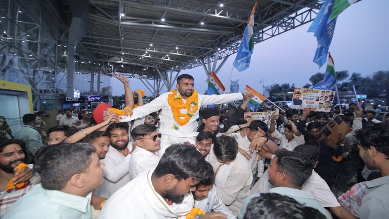 CG Youth Congress Elections: छत्तीसगढ़ यूथ कांग्रेस में चुनाव के बीच बड़ा उलटफेर, ये युवा नेता निर्विरोध प्रदेश उपाध्यक्ष निर्वाचित, अध्यक्ष के लिए इतने प्रत्याशी मैदान में