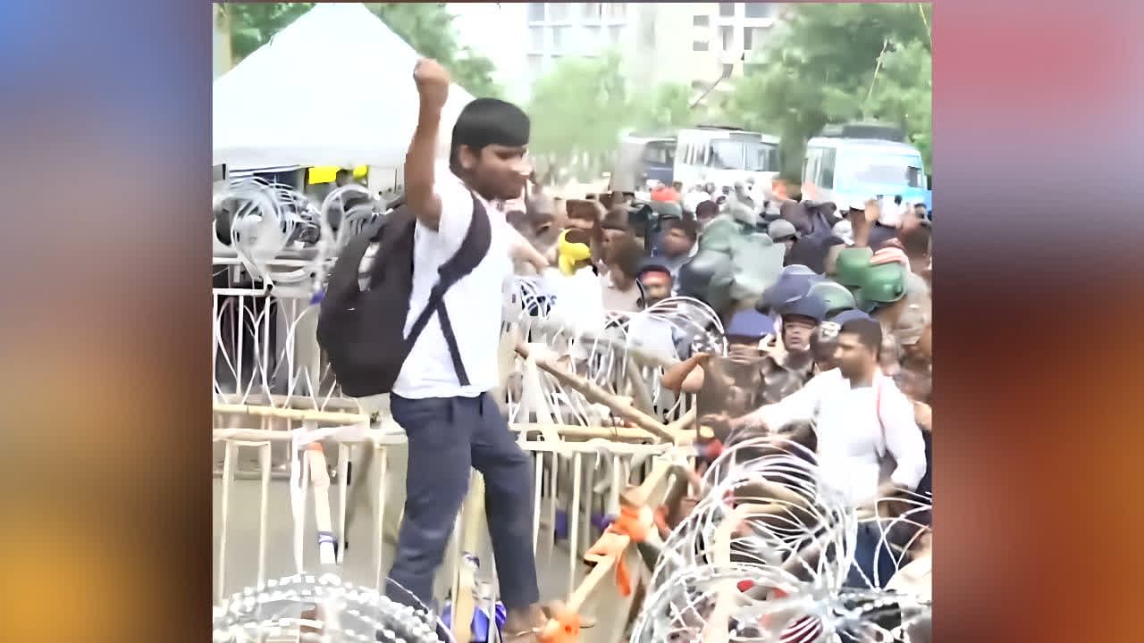 Ranchi Student Protest : छात्रों के विधानसभा मार्च ने बढ़ाई सरकार की टेंशन! लाठीचार्ज के बाद झारखंड में सियासी पारा हाई, 7 मांगों पर अड़े अभ्यर्थी