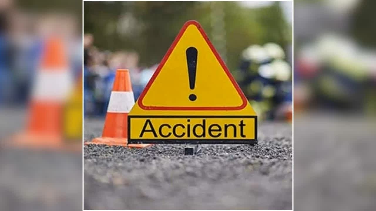 Karnataka Road Accident News: टैंकर ने मारी बाइक को टक्कर, नौ साल की मासूम समेत एक ही परिवार के इतने लोगों की हुई मौत