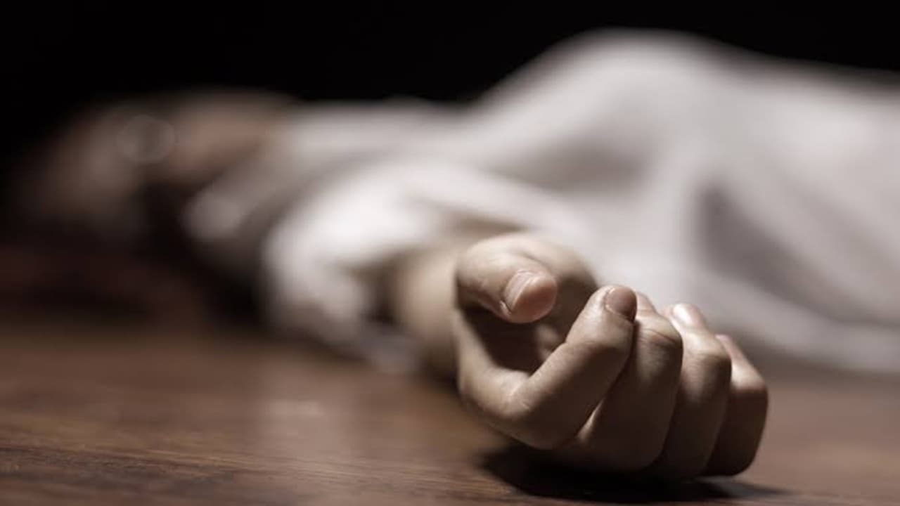 CG Crime News: दामाद ने अपने ही ससुर को उतारा मौत के घाट, भाड़े के गुंडे बुलाकर दिया वारदात को अंजाम, वजह जानकर रह जाएंगे हैरान