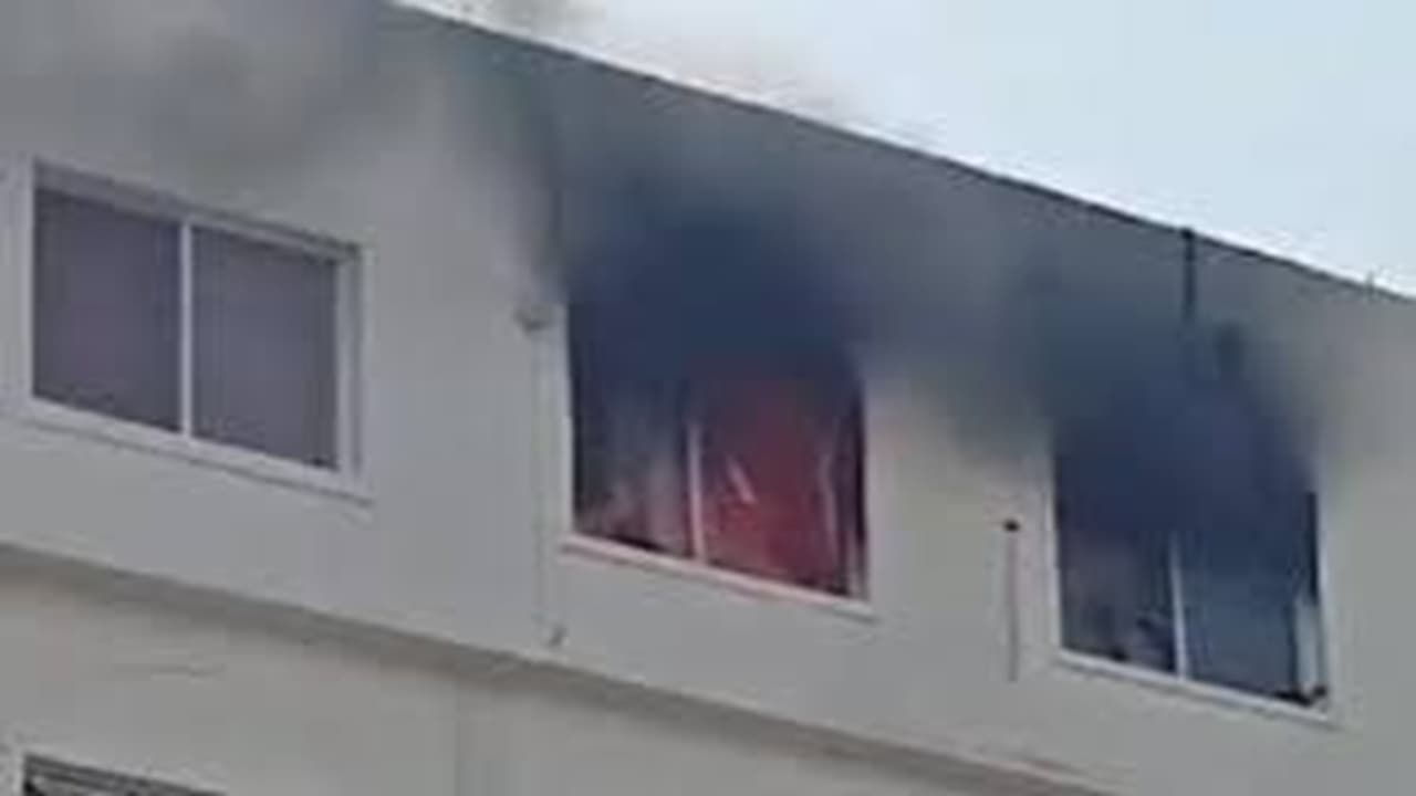 RIMS Hospital Fire: AC में ब्लास्ट के बाद सरकारी अस्पताल में लगी भीषण आग, इतने नवजात बच्चों की मौत, 20 से ज्यादा शिशुओं को दूसरे जगह पर किया गया शिफ्ट