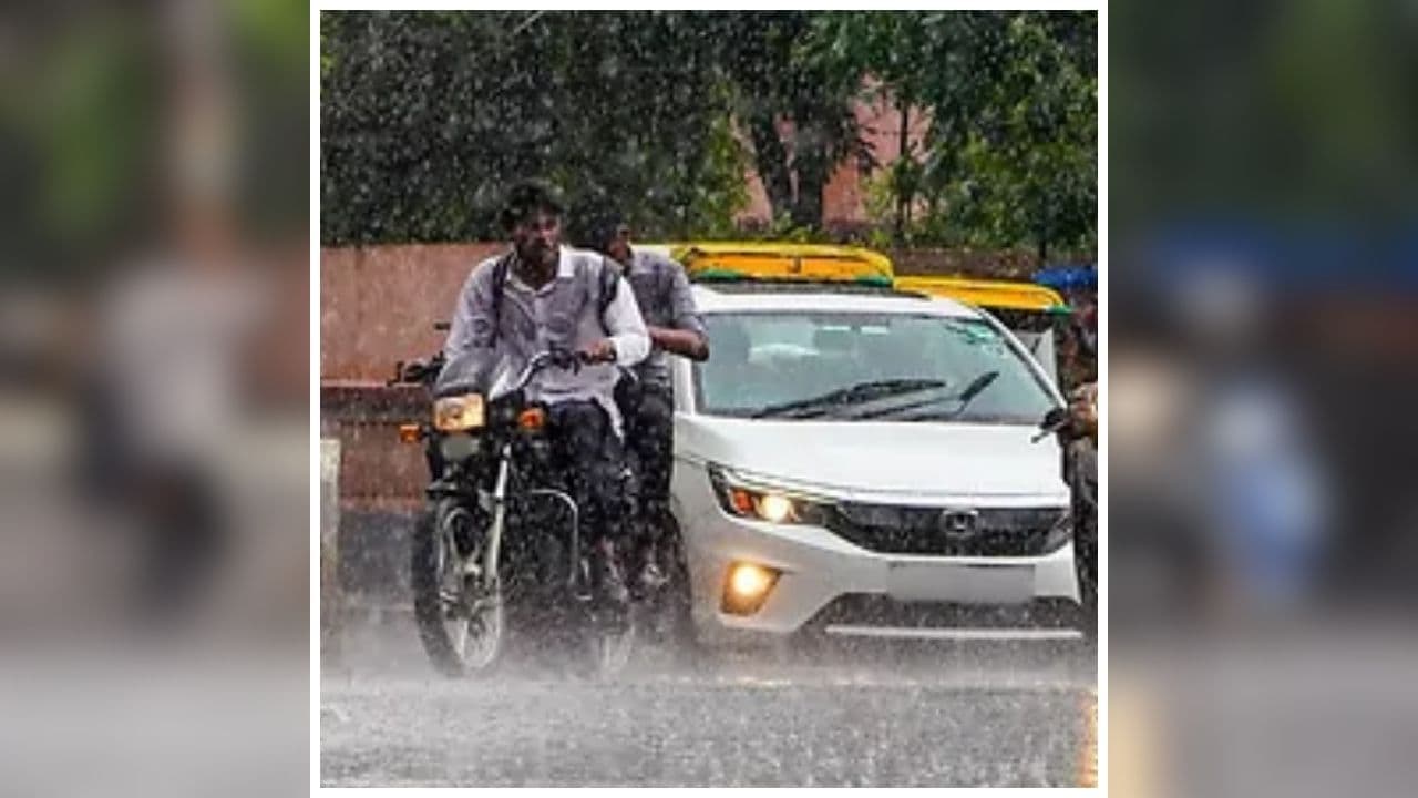 Delhi Weather Update News: राजधानी में फिर बदलेगा मौसम का मिजाज, कई हिस्सों में होगी बारिश, मौसम विभाग ने जारी किया अलर्ट