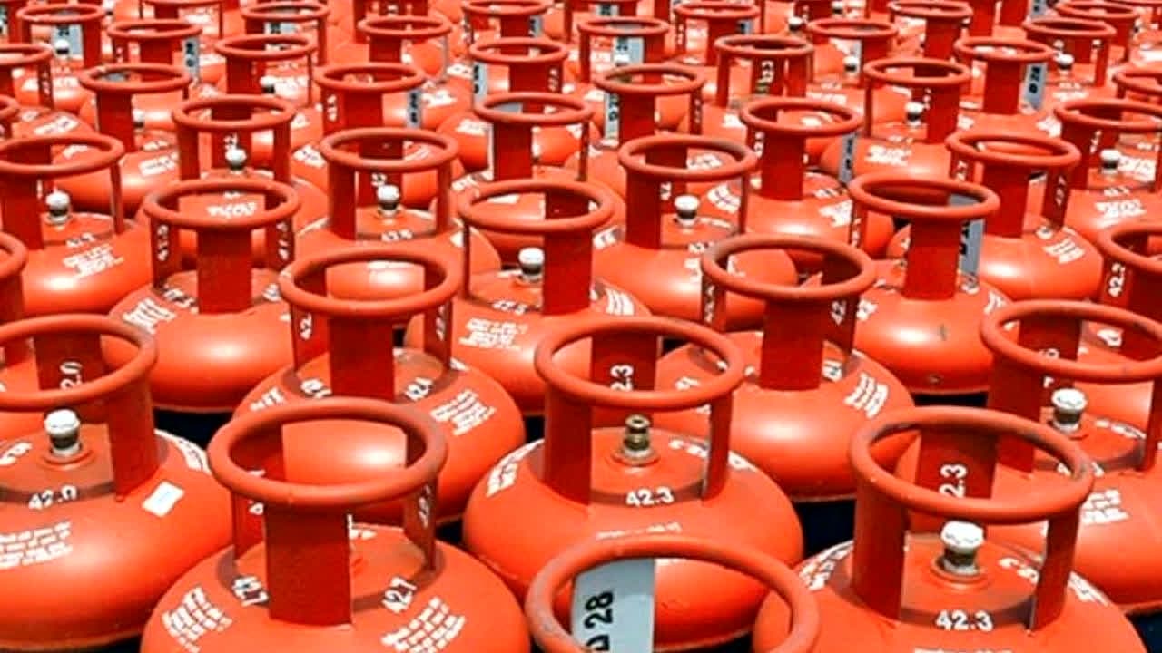 LPG Gas Booking New Rules: 1 अक्टूबर से लागू हो रहा यह नया नियम, अगर सब्सिडी चाहिए तो इस तारीख तक ये काम करना है बेहद जरूरी