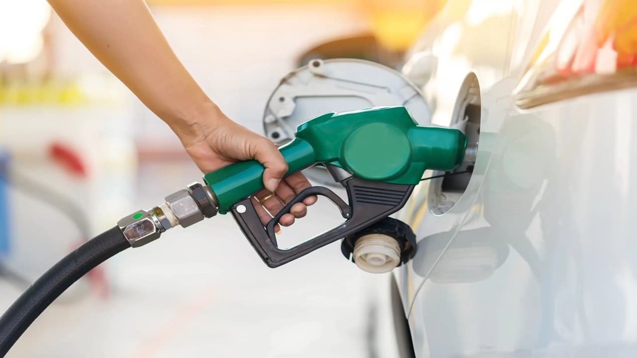 No Petrol on Old Vehicle: 15 दिन बाद इन गाड़ियों को नहीं मिलेगा पेट्रोल.. ANPR कैमरे से होगी जगह-जगह निगरानी! इस वजह से यहां की सरकार ने लिया बड़ा फैसला