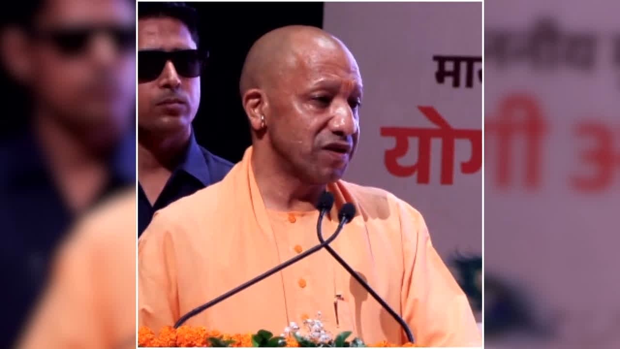CM Yogi News: ‘2017 के पहले प्रदेश का माहौल खराब कर रखा था सपा के गुंडों ने’… समाजवादी पार्टी पर जमकर बरसे सीएम योगी, कहा- आज यूपी गुंडागर्दी से मुक्त