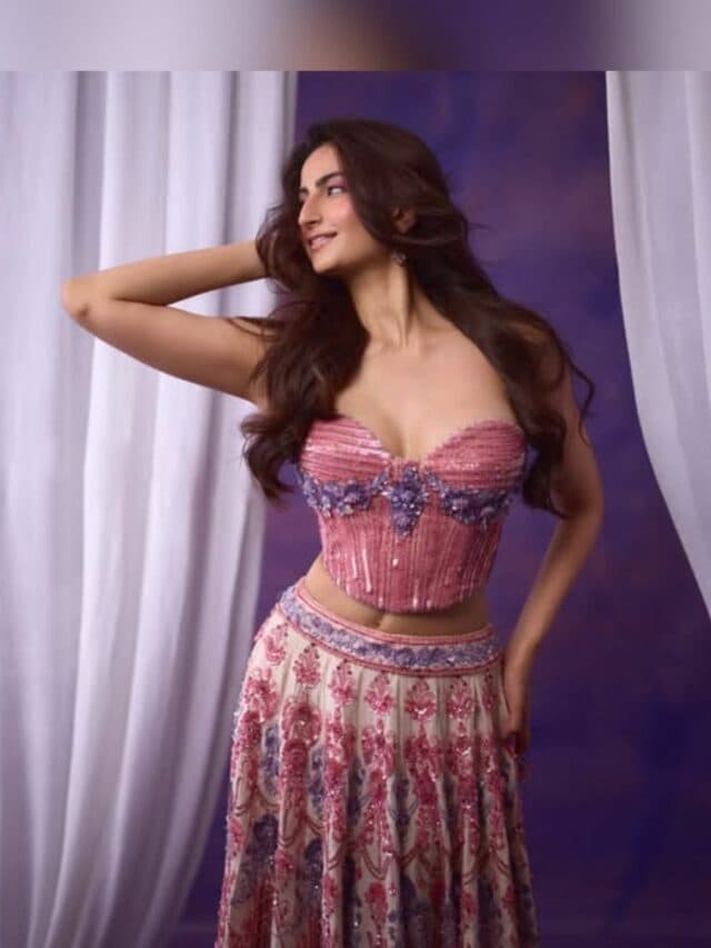 Palak Tiwari Hot Looks: पिंक लहंगे में पलक तिवारी ने ढाया कहर, ऐसा निखरा हुस्न कि देखते रह गए फैंस